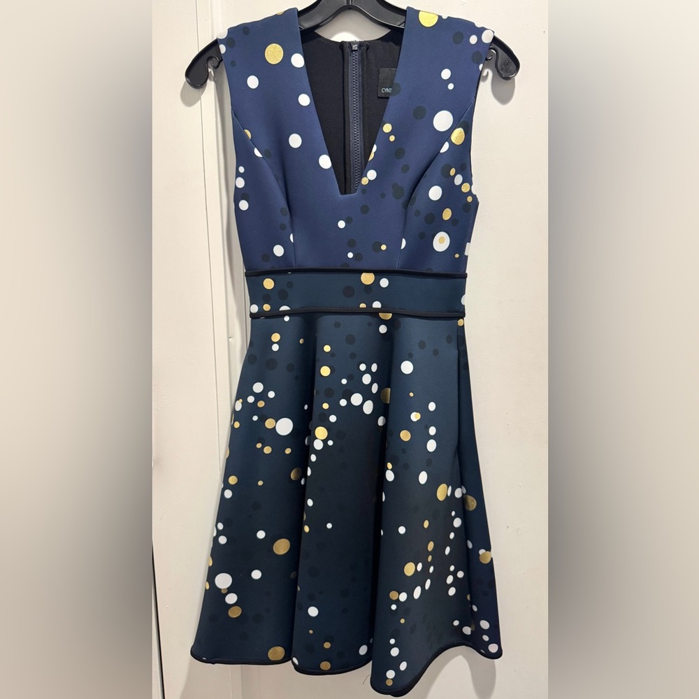 Cynthia Rowley Navy Polka Dot Scuba Cocktail Dress. Size 4. EXCELLENT CONDITION